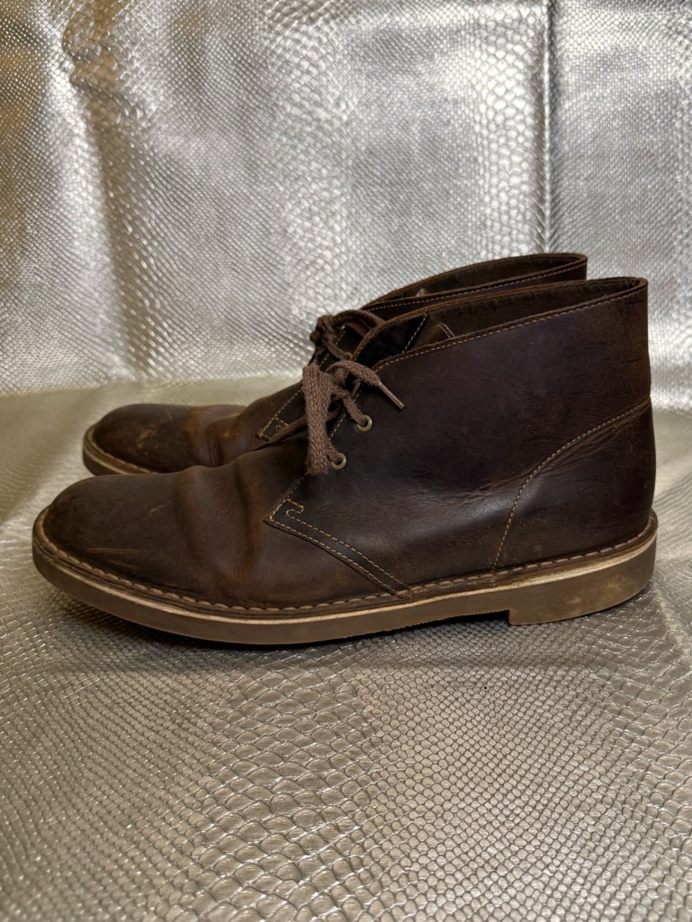 Clarks- men’s distressed leather boot. Size 11. Like brand new.